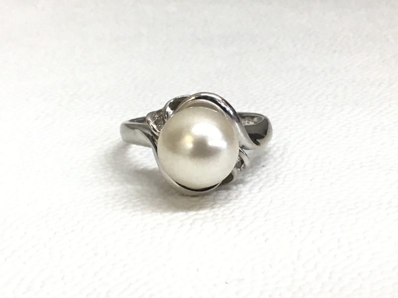 真珠の指輪の接着修理