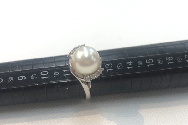 真珠の指輪のサイズ直しを承りました。