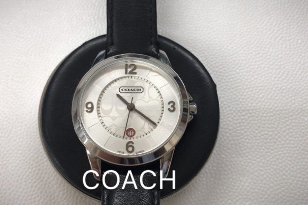 河口湖のオプトナカムラではCOACHの腕時計の電池交換すぐ出来ます。