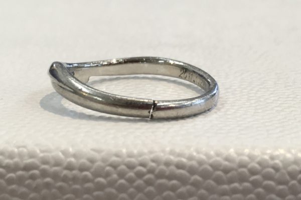 富士吉田市にお住まいのH様より結婚指輪の修理を承りました。