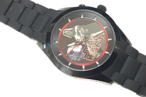 ２０１５年公開のスターウォーズ_フォースの覚醒の限定腕時計の電池交換